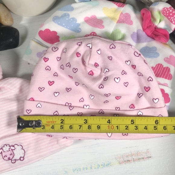 Newborn Infant Hats Bundles Baby Place Set of 3 Beanie Style Baby Hats NWOT - Picture 11 of 13